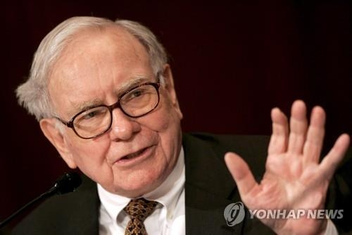  워런 버핏, 결국 기술주 문 두드렸다… 구글 모회사 알파벳에 6조 투자