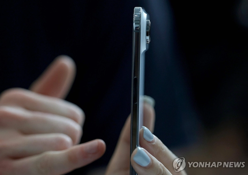 초슬림 아이폰 에어, 출시 한 달 만에 '판매 참패'…美 구매율 10%도 안돼