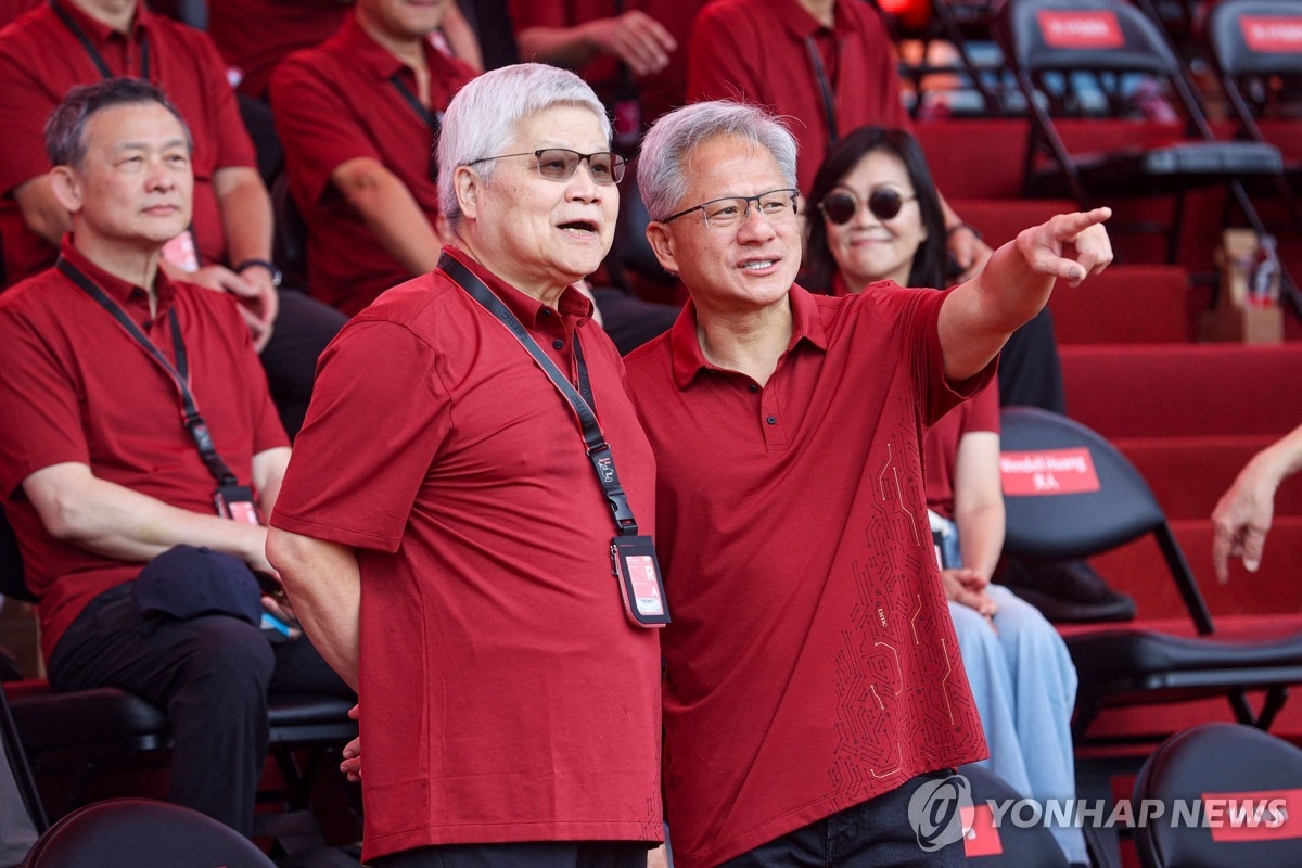 AI 폭풍에 불붙은 GPU 전쟁…엔비디아, TSMC에 웨이퍼 추가 주문