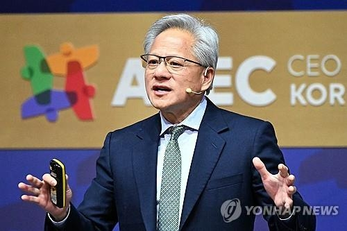  엔비디아 CEO 젠슨 황, 올해만 1조4천억 현금화…억만장자 TOP10 진입