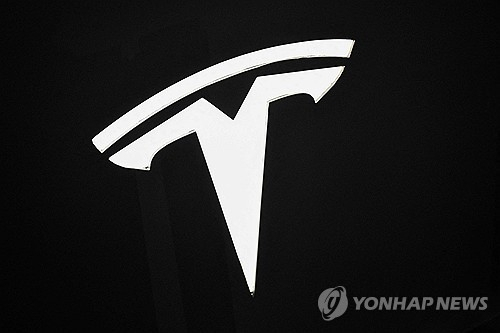  테슬라, 中 판매량 10% 급감…글로벌 전기차 둔화 신호탄