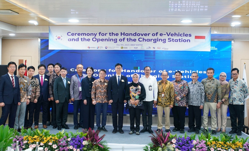  한국, 인도네시아에 전기차·충전소 수출… 코나 EV·한류 배터리 첫선