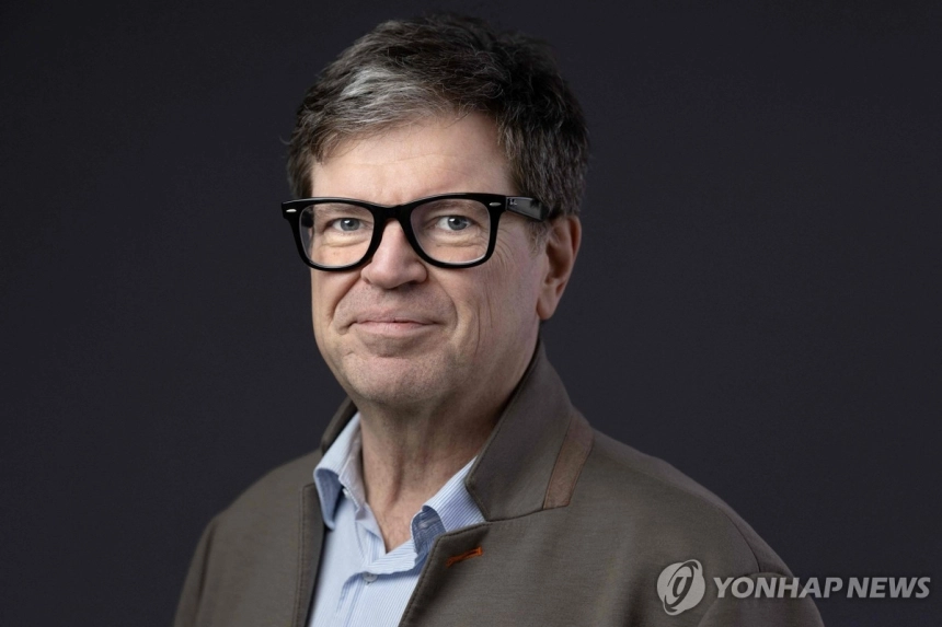 ‘AI 대부’ 얀 르쿤, 5조 원 스타트업 설립…실리콘밸리 떠나 파리로