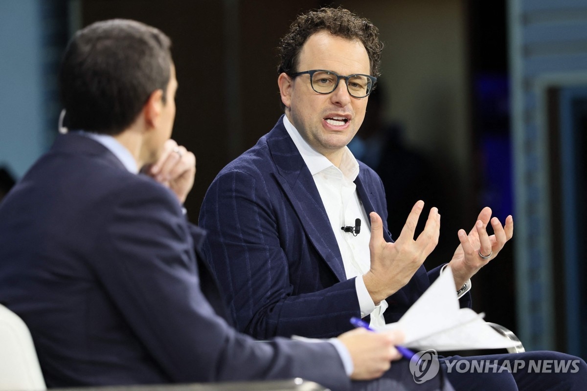 앤트로픽 CEO, '중국에 AI 반도체 수출 금지해야' 발언 파장