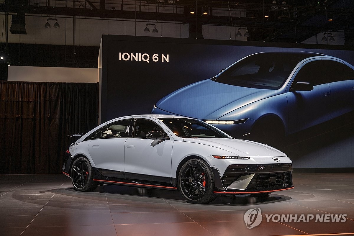  전기차 10개월간 1,700만 대 돌파…BYD 1위·테슬라 추락 / 연합뉴스 