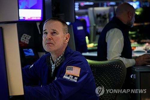 AI 혁신 우려에 뉴욕증시 521포인트 급락 '빨간불'