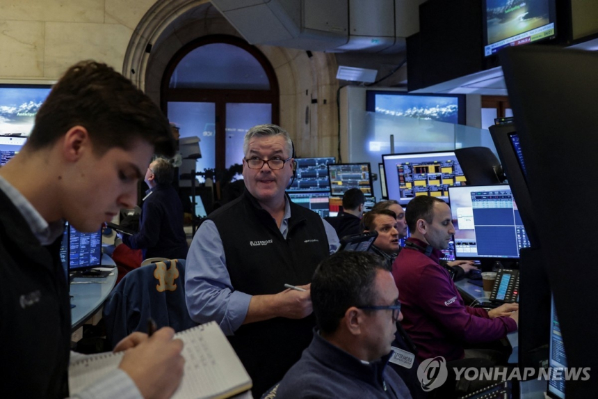  뉴욕증시, 기술기업 파트너십에 힘입어 주요 지수 상승