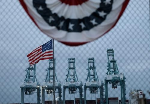  트럼프 '상호 관세' 위법 판결, 혼란 속 지속되는 납부 상황