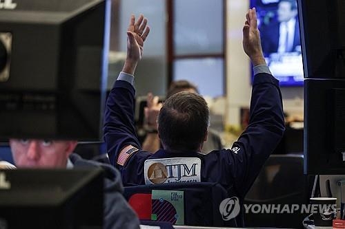 뉴욕 증시 하락세 지속, 인플레이션 우려와 지정학적 긴장감 원인