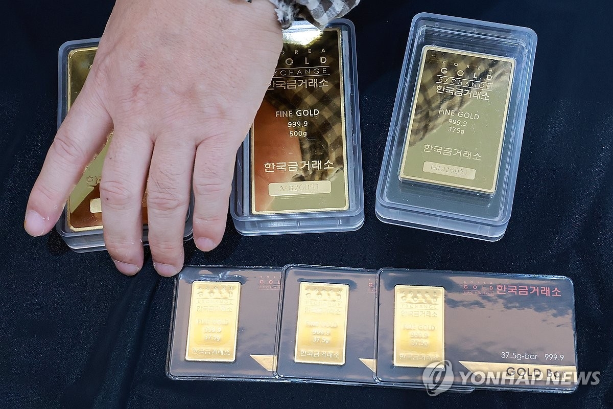 트럼프 관세 반발에 국제 금값 상승세...한국 금시장도 들썩