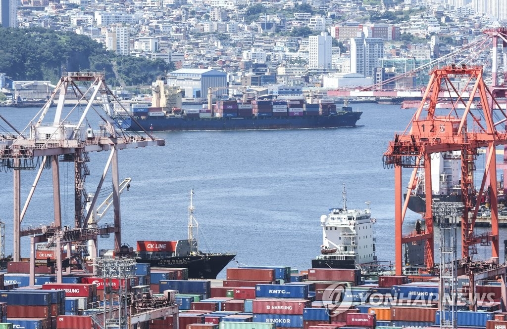 신영증권, 해운업 투자 의견 '비중확대'로 상향... 팬오션 최선호주 선정