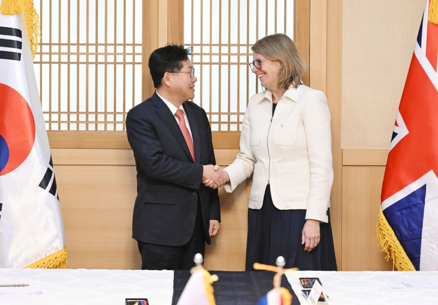  한-영 경제금융대화 지속: G20 의장국 앞두고 협력 강화
