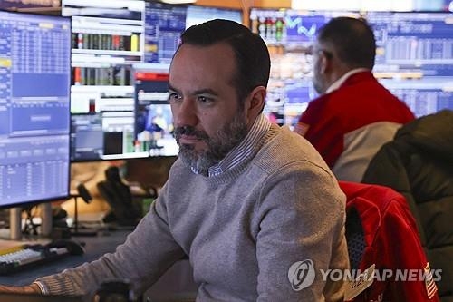 미국-이스라엘 군사작전 후 달러 급등... 국제 외환시장 요동