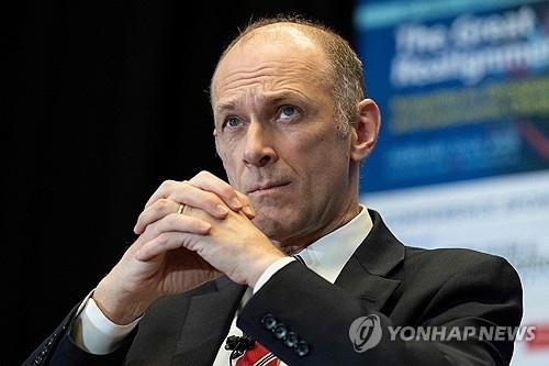  시카고 연준 굴스비 총재, 인플레이션 통제 실패 시 금리 인상 가능성 경고