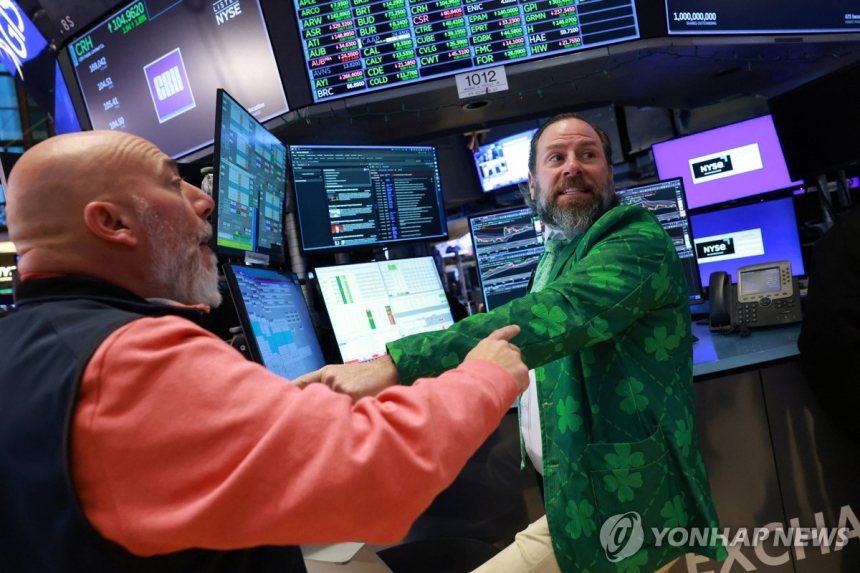  뉴욕 증시 강세 지속, 호르무즈 해협 긴장 속 안도감 확대