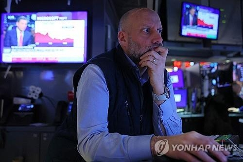  미·영 중앙은행, 금리 동결로 시장 기대감 제동