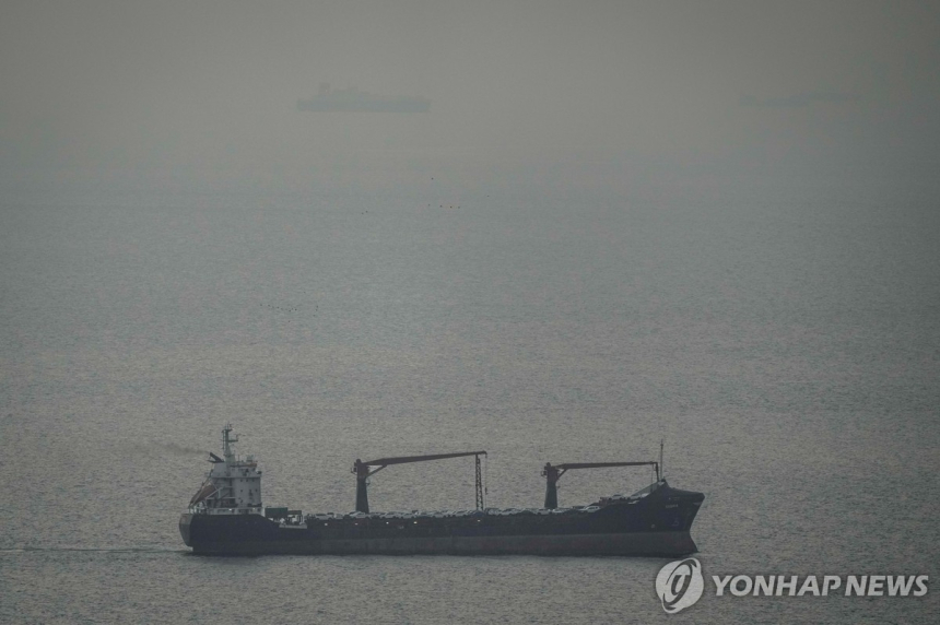  트럼프의 이란 공격 보류에 국제유가 급락, 시장 변동성 여전