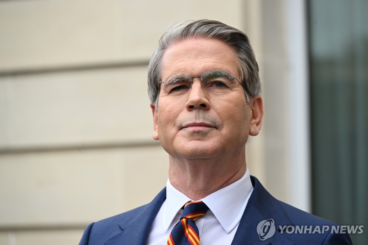 미 재무부, 국제유가 안정 위해 러시아산 원유 운송 한시적 허용