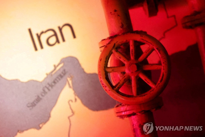  호르무즈 해협 봉쇄로 유가 급등, 중동 산유국 연이어 감산