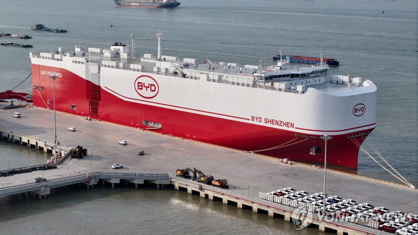  중국 수출, 무역 긴장 속에서도 기록적 증가세