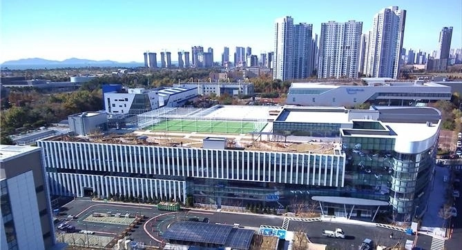 토비스, 차량용 디스플레이 네오뷰로 재상장… 코스닥 시장 긍정 반응