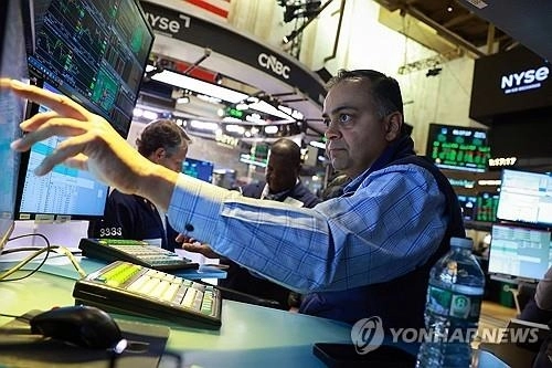 트럼프의 이란 대화 선언에 뉴욕 증시 급등, 다우 631포인트 상승