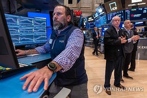  중동 전쟁 여파로 국제 유가 급등, 뉴욕 증시 하락세