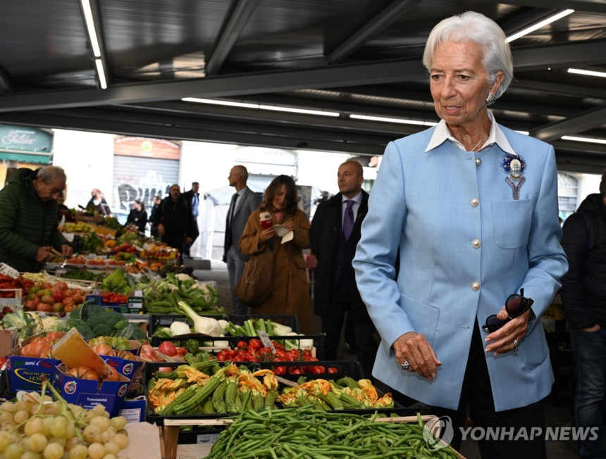  유럽중앙은행, 인플레이션 대응 위해 금리 인상 가능성 열어둬