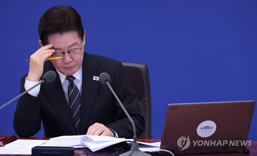  이재명, 중동 위기에 석유 최고가격제 카드 꺼내다