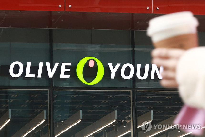  CJ 주가, 중복상장 규제 완화 기대감에 급등세… 금융위는 신중론