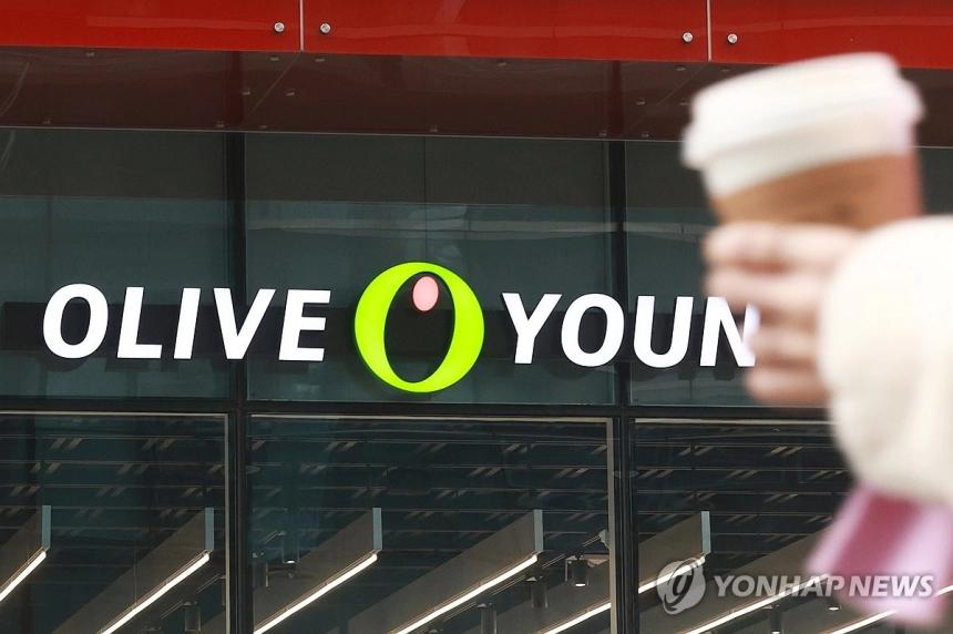 CJ 주가, 중복상장 규제 완화 기대감에 급등세… 금융위는 신중론