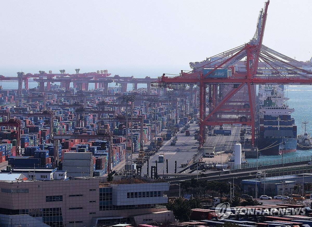 한국 총부채 6,500조 원 돌파, 정부 부채 급증세 우려
