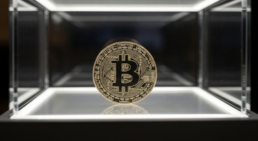  중동 긴장에 유가 급등…비트코인, 7만 달러 지키며 ‘가치 저장’ 시험대 올랐다