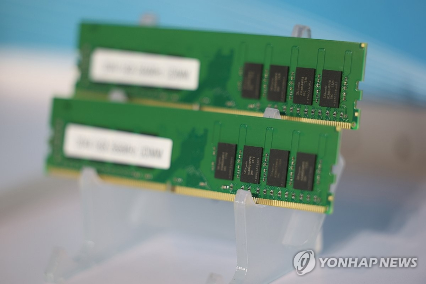  인공지능 서버 수요 폭발, 메모리 반도체 공급난 최소 2027년 하반기까지 지속