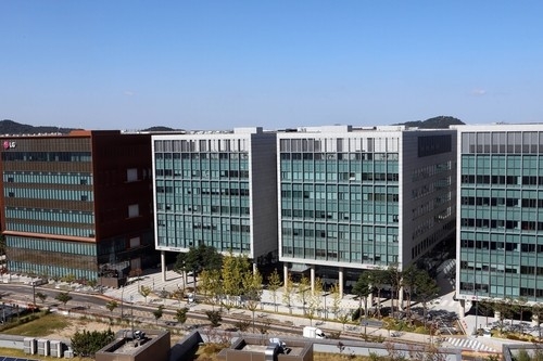 LG이노텍, 반도체 기판 사업 가치 새로 반영…목표주가 70만원으로 상향