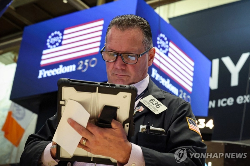 미국-이란 협상 앞 뉴욕증시 소폭 하락, 중동 불안 지속