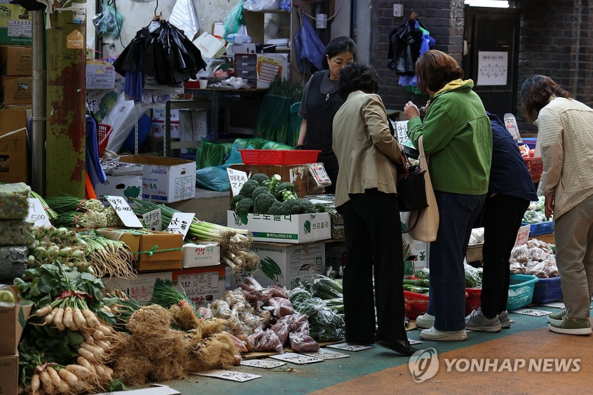 한국은행, 기준금리 인상 가능성 급부상…이란 영향과 성장 반등이 촉매
