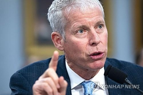 미국, 국제 유가 안정 위해 러시아 원유 제재 완화 연장