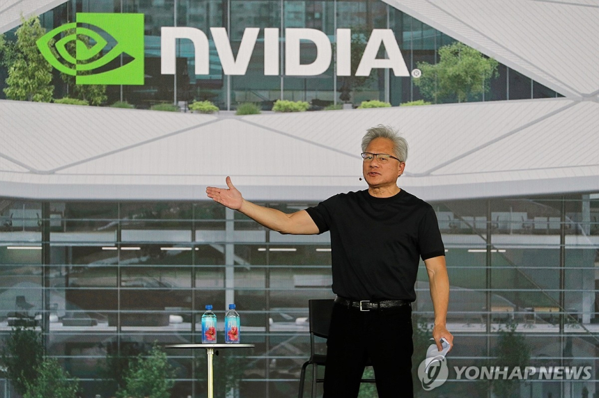 젠슨 황 방한, LG 및 네이버 주가 급등... AI 협력 기대감 확대