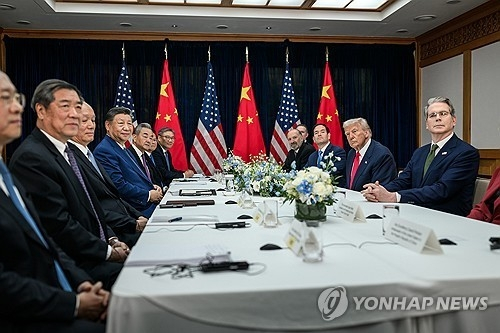 미·중, 인공지능 군사적 위험 방지 위한 공식 대화 채널 검토