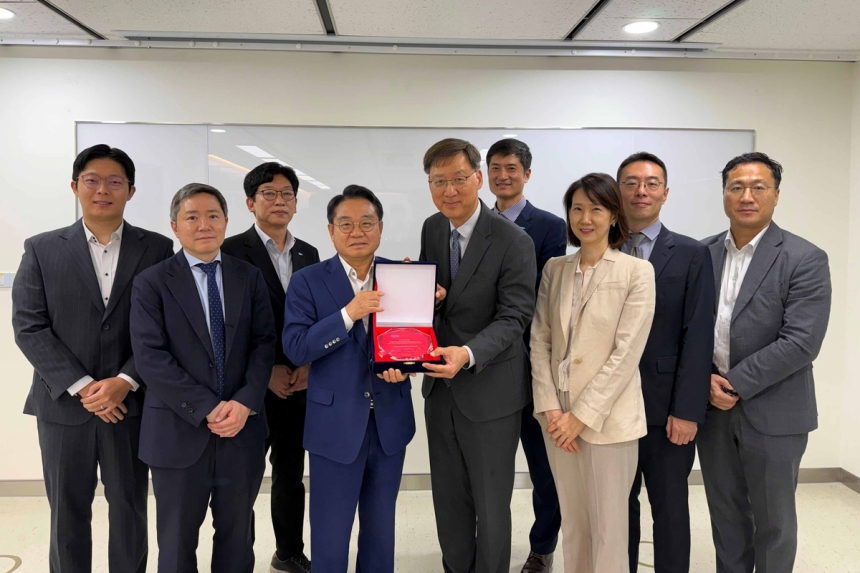  한국해양진흥공사 블루본드, 국제금융시장에서 ESG 우수성 인정받다 / 연합뉴스 