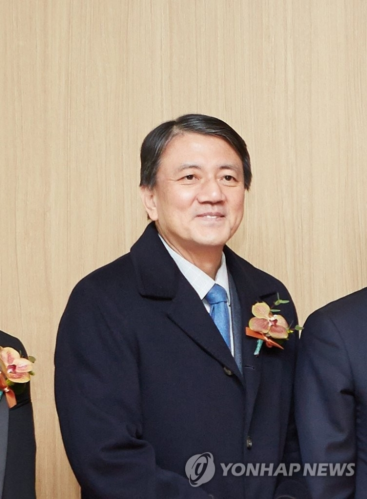 홍석준 회장, BGF리테일 지분 전량 매각…오너 일가 편의점 사업 구조 변화