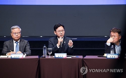 AI의 새로운 승부처: 보안부터 웨어러블까지 전방위 확산