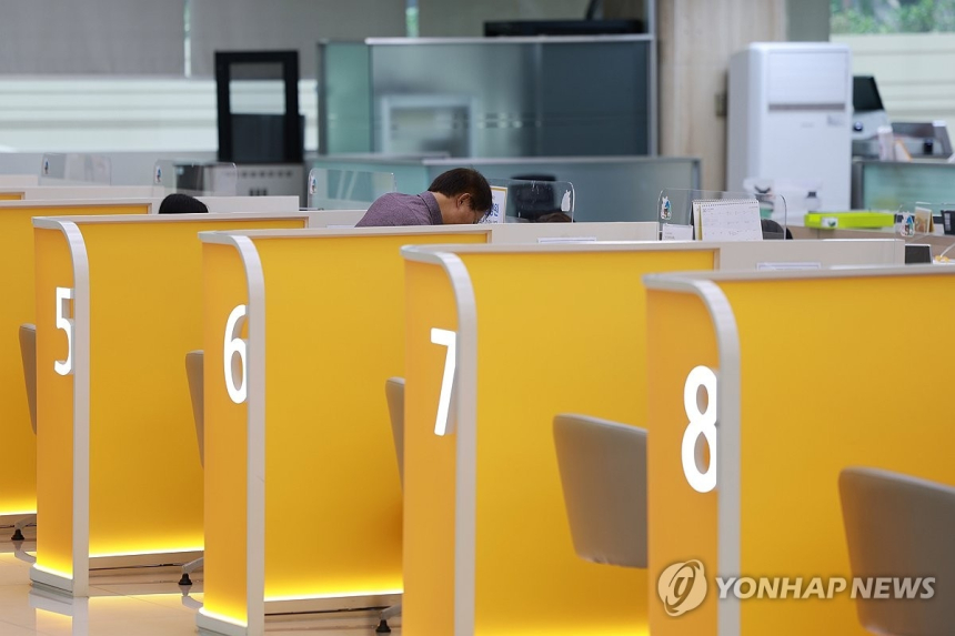 은행권 예금 금리 인상 경쟁, 청년미래적금 변수 겹쳐 뜨거운 수신 전쟁 예상