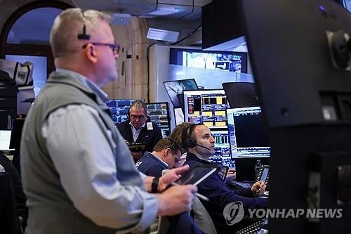 뉴욕증시, 인플레이션 경계에 반도체주 차익실현 매도 여파로 엇갈린 행보