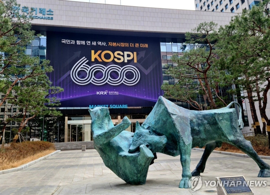 코스피 30% 상승 속 전기·전자 43% 급등, 반도체 주도 상반기 활약