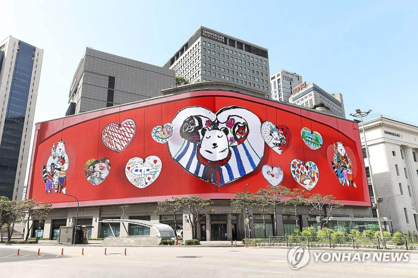 신세계, 실적 호조에 52주 신고가 기록...증권가 목표주가 상향