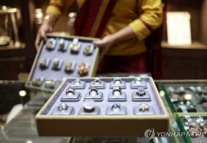 인도, 은 수입 규제 강화로 외환 위기 방어 나선다