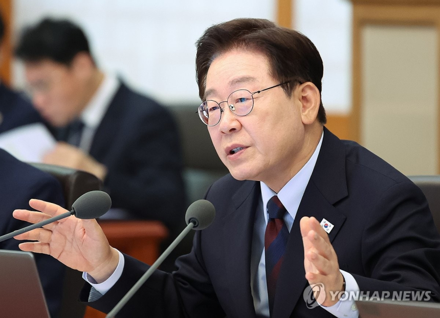 이재명 대통령, 부동산·주식시장 동시 안정 지시