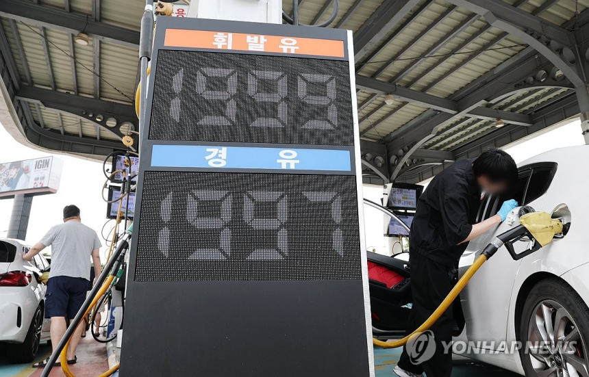 호르무즈 해협 재개방 기대감, 국내 기름값 하락 압력 가중